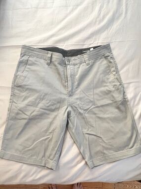 Volcom old school flat front shorts, 34, gunmetal